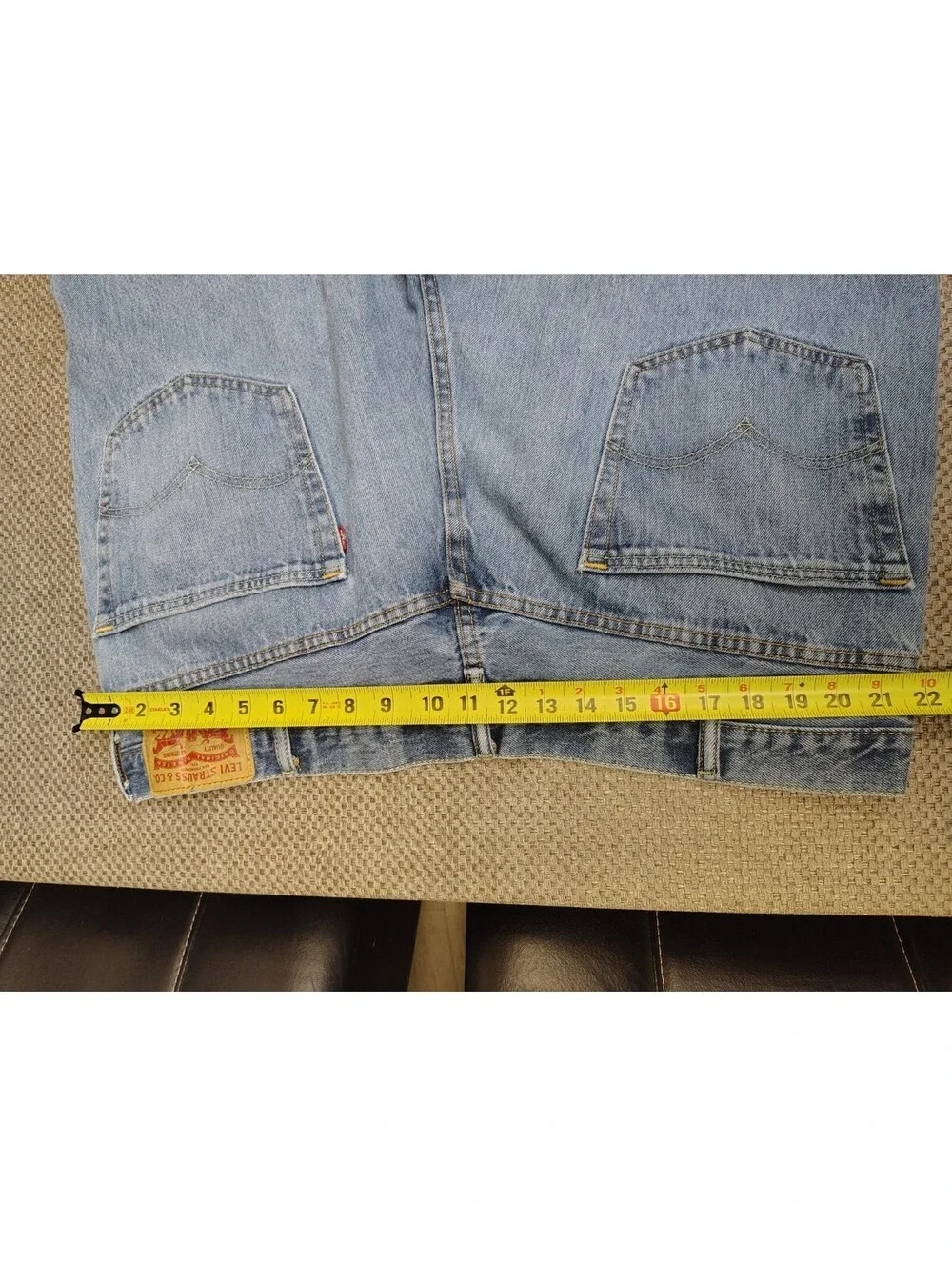 Levis 550 Jeans Mens 44x32 Relaxed Fit Tapered Leg Light Wash Blue Denim 5 Pocke